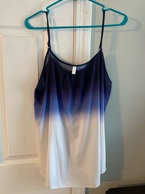 Rosegal Women's Ombre Navy to White Tank Top